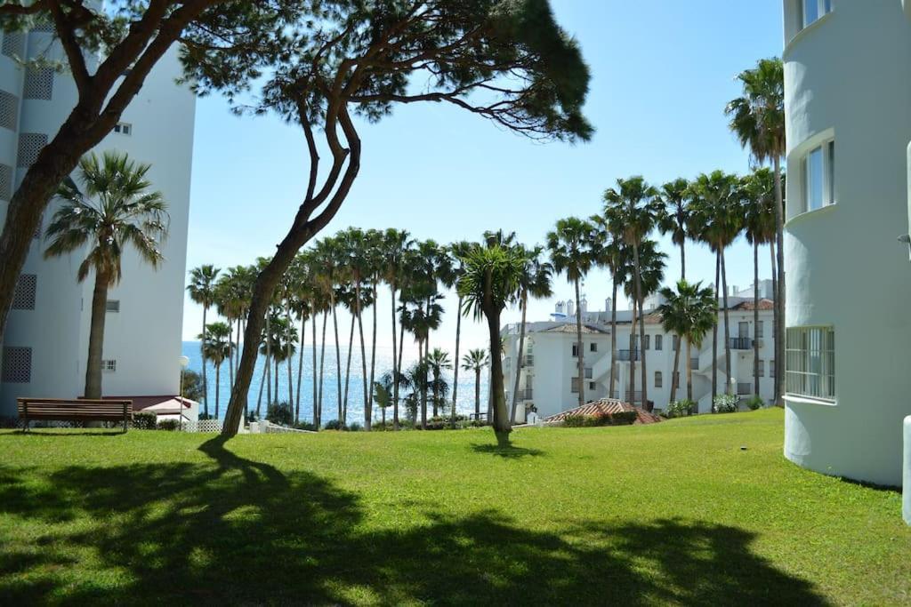 Primera Linea De Playa Calahonda Mijas *